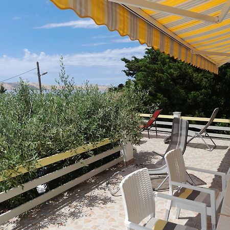 Apartment Milka By The Sea Karlobag Kültér fotó