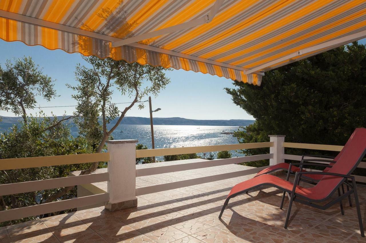 Apartment Milka By The Sea Karlobag Kültér fotó